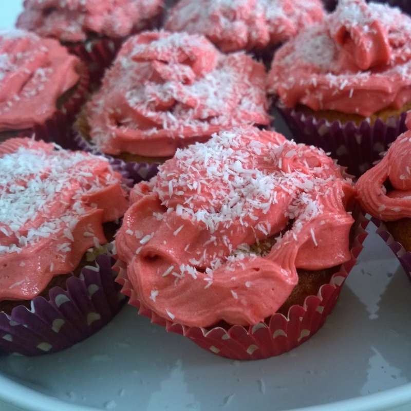 cupcake-coco-buttercream-fresa.jpg