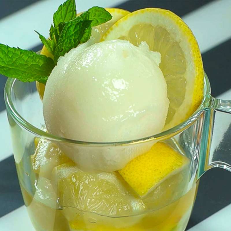 Sorbete de limón con helado y cava. Receta de fiesta